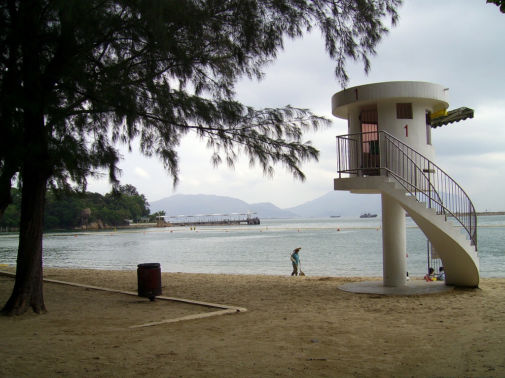 Beach castle. Apogee Beach. Beach peaking.